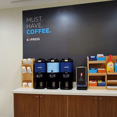 Holiday Inn Express & Suites - Elkhart North By Ihg Exteriör bild