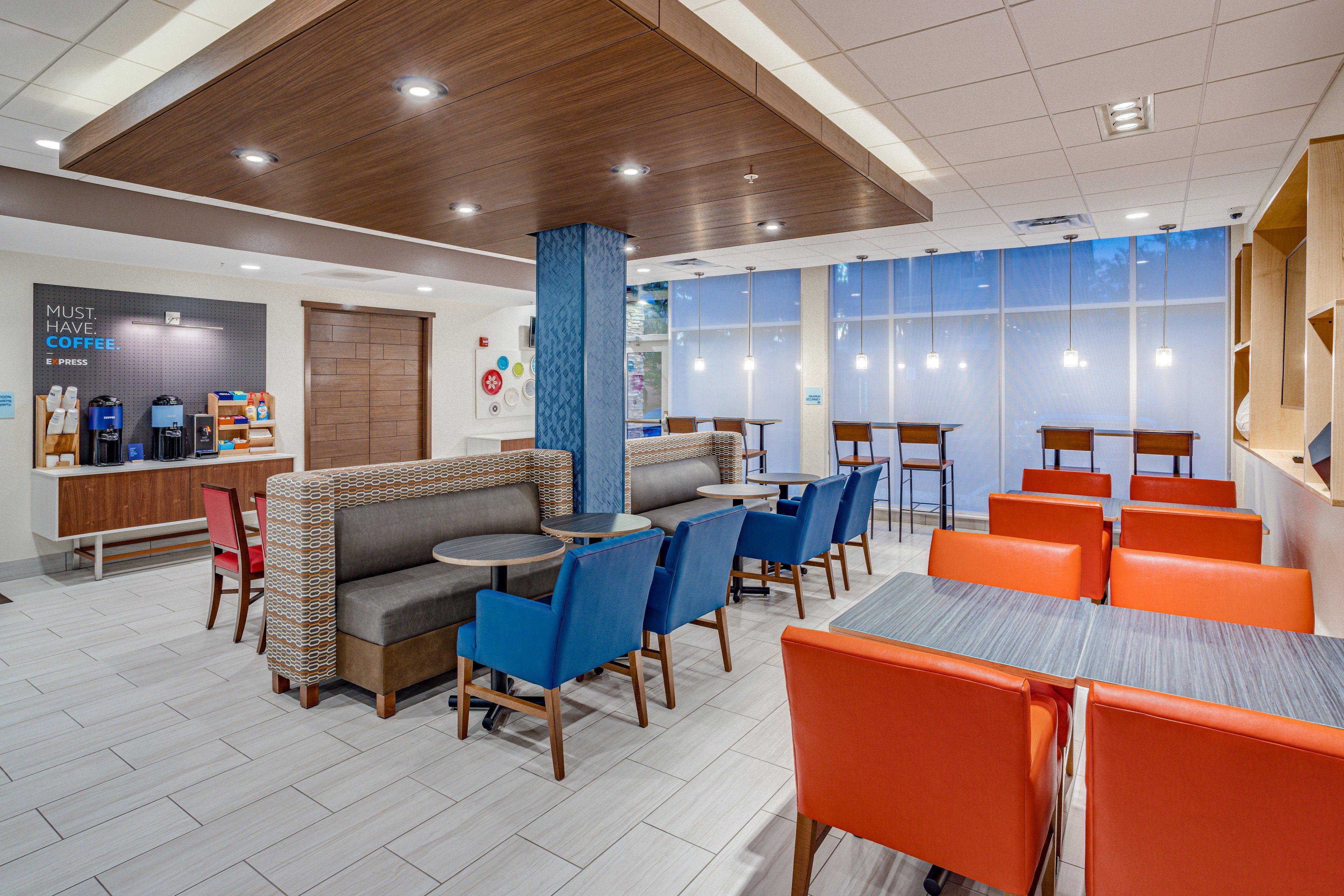 Holiday Inn Express & Suites - Elkhart North By Ihg Exteriör bild
