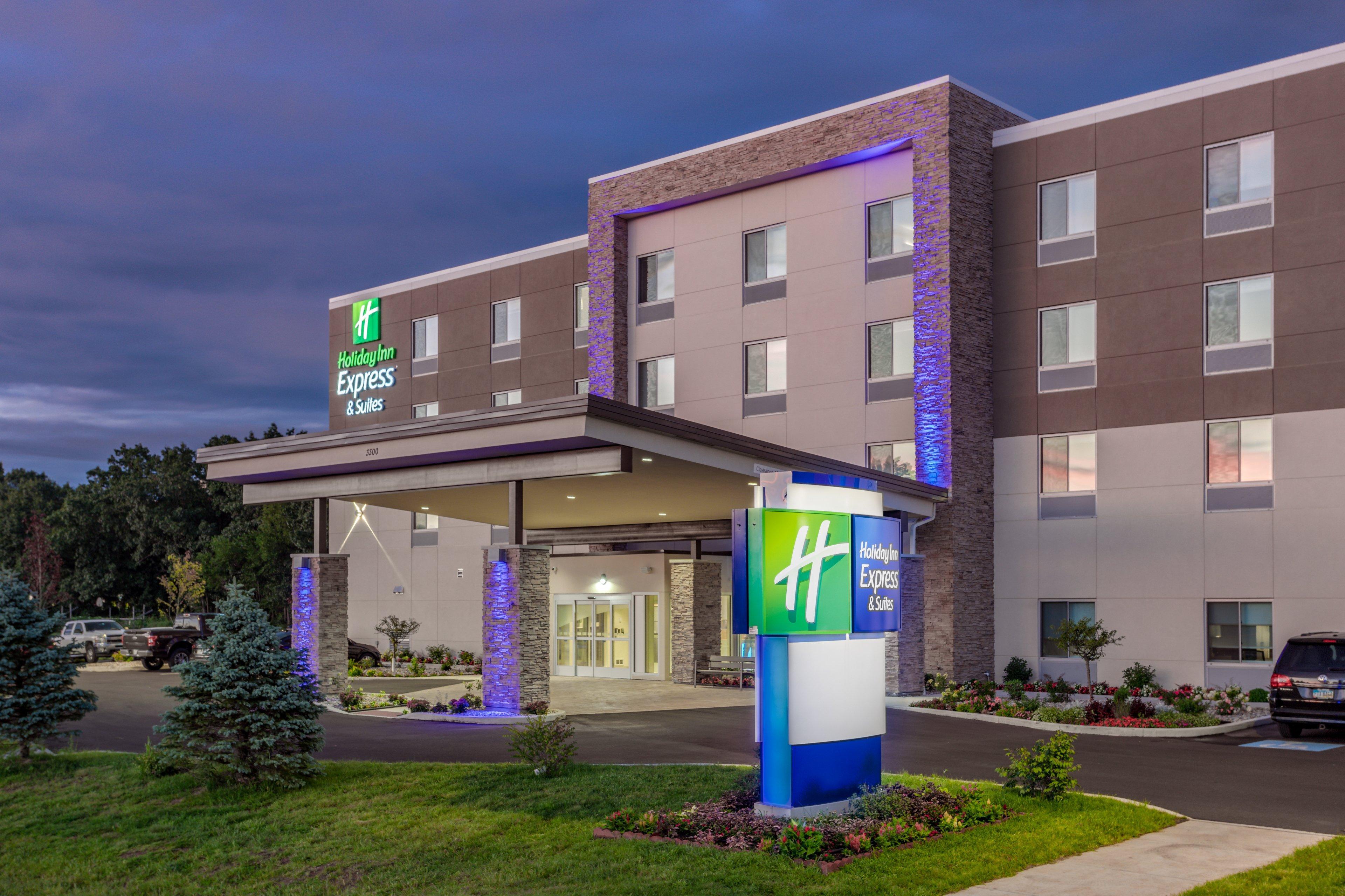 Holiday Inn Express & Suites - Elkhart North By Ihg Exteriör bild